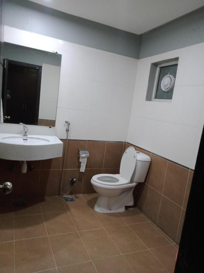 Hira Guest House Карачи Экстерьер фото
