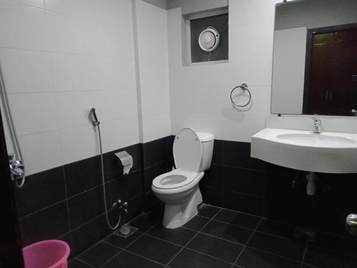 Hira Guest House Карачи Экстерьер фото