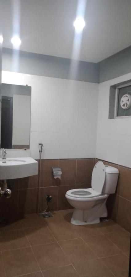 Hira Guest House Карачи Экстерьер фото