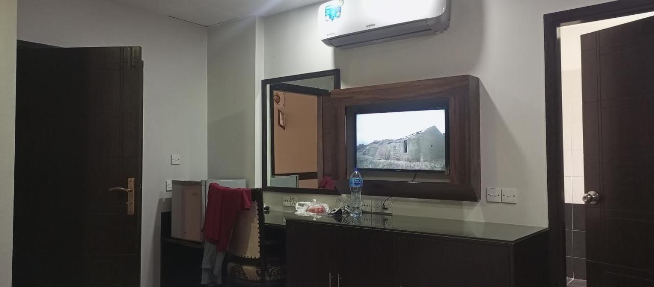 Hira Guest House Карачи Экстерьер фото