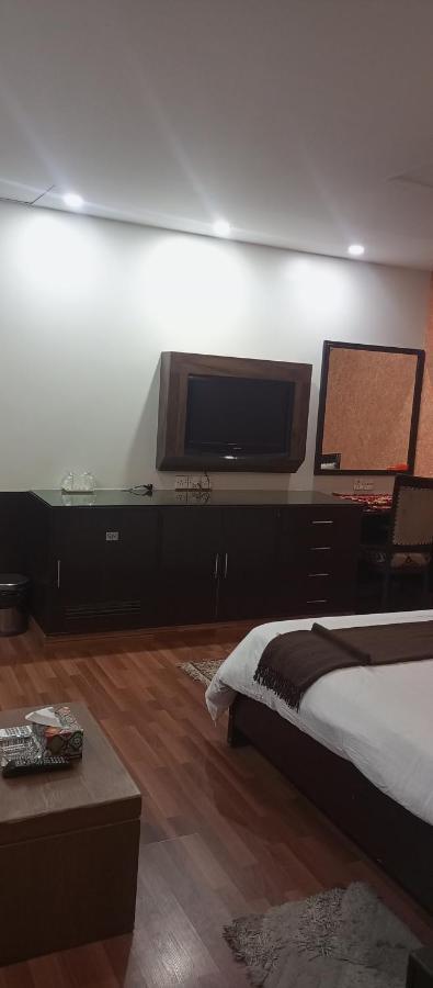 Hira Guest House Карачи Экстерьер фото