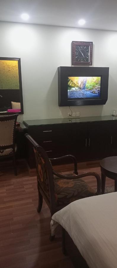 Hira Guest House Карачи Экстерьер фото
